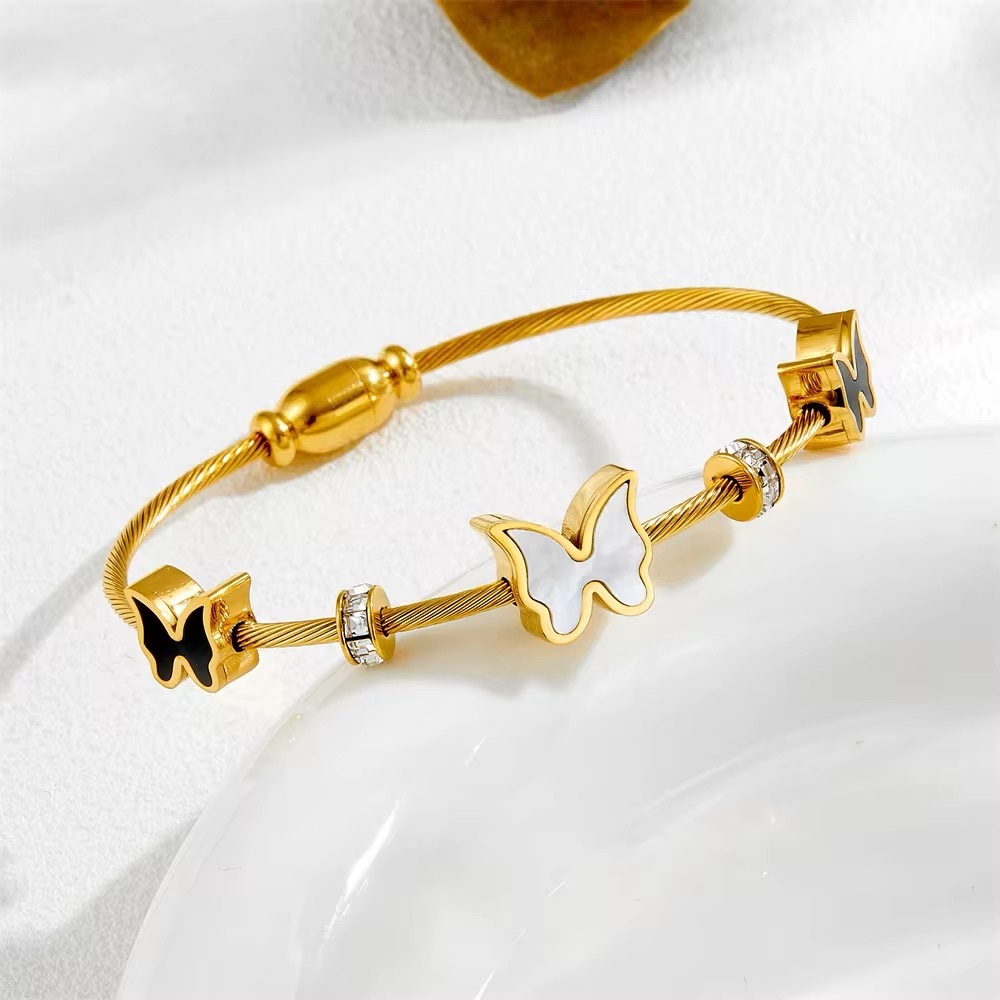 ◾️18K Gold Plated Butterfly Charm Bangle